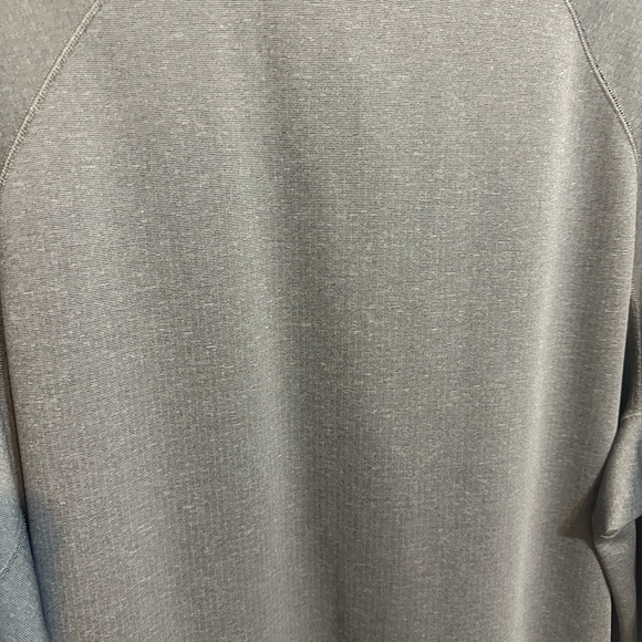 Patagonia Men's Dark Gray Swim Rash Guard - Picture 4 of 9